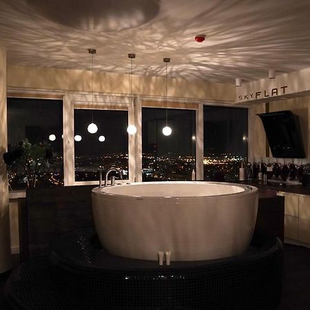 Sky Flat Jacuzzi 27 Floor Apartment Klaipeda Ngoại thất bức ảnh